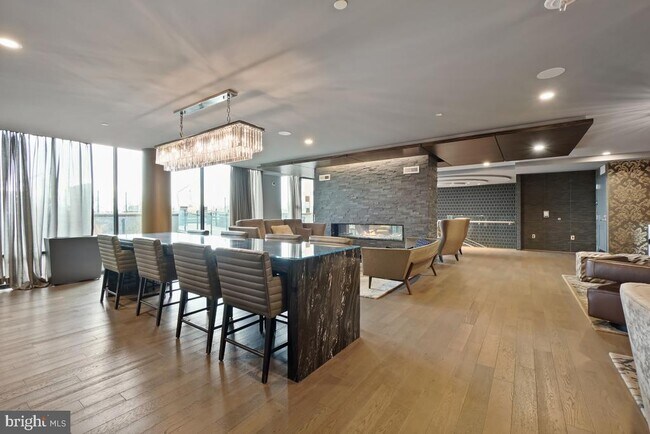 Building Photo - 45 Sutton Square SW