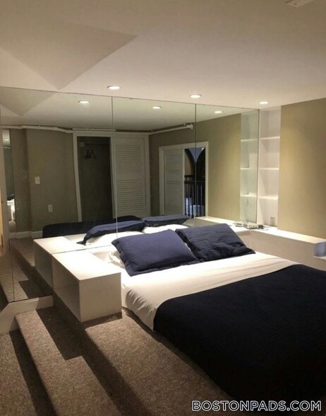 Building Photo - 113 Beacon St