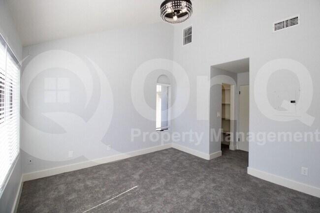 Building Photo - 10115 E Mountain View Rd