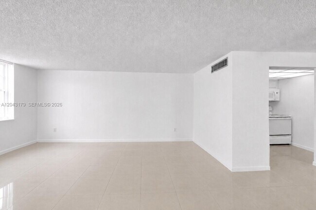 Building Photo - 250 174th St