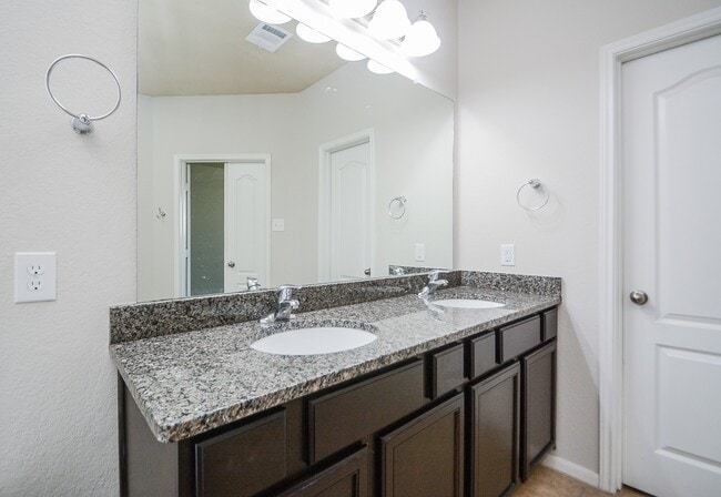 Building Photo - 7418 Wilson Reach Ln