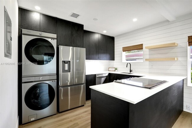 Building Photo - 3671 NE 11th Ave