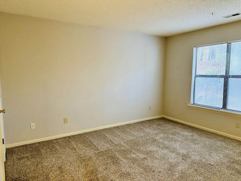 Owner Bedroom - 600 Audubon Lake Dr