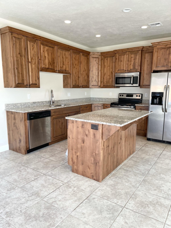 Building Photo - 2521 Bella Vista Dr
