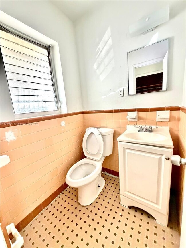 Building Photo - 2041 Jackson St