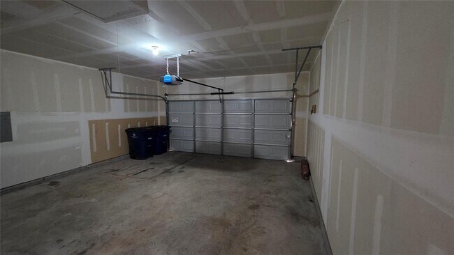 Building Photo - 10012 Wimbledon Ct