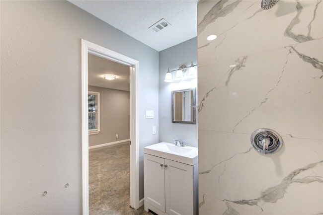 Building Photo - 4545 Bricker St