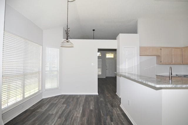 Building Photo - 10112 Burgundy Dr