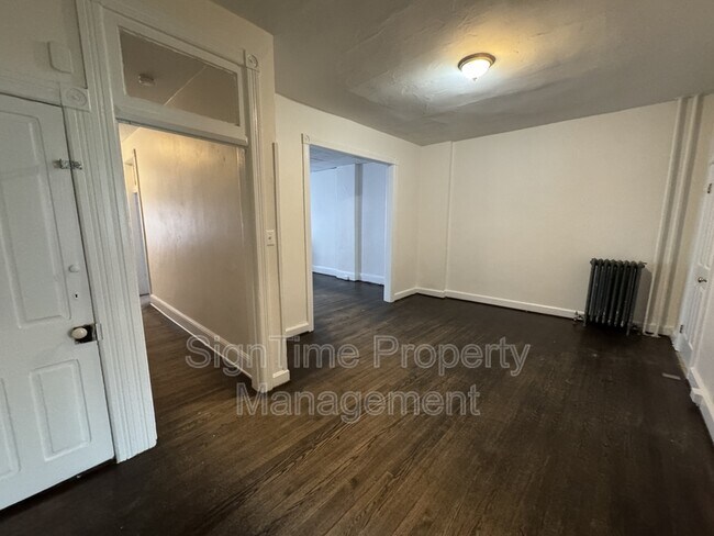 Building Photo - 42 E Franklin St