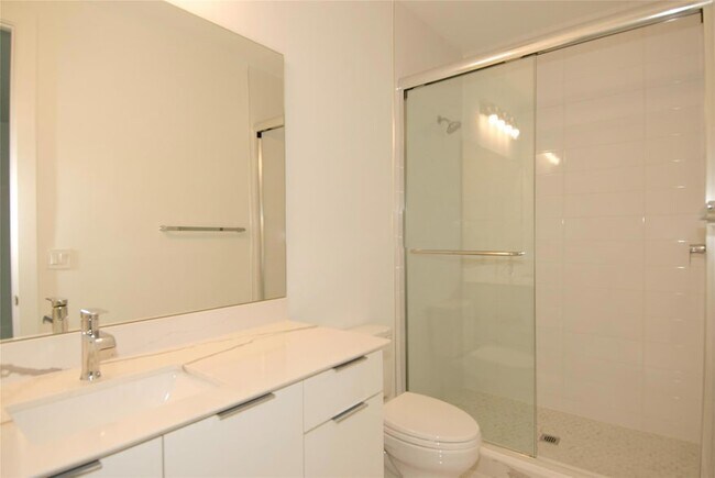 Building Photo - 1421 SW 23rd Ct