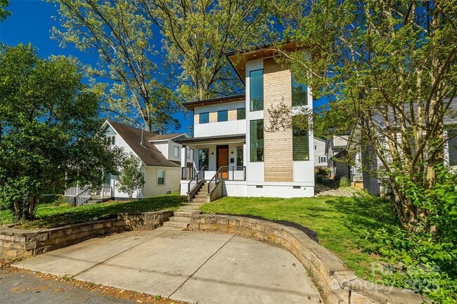 Building Photo - 1609 Onslow Dr