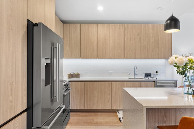 Building Photo - 1 Riva Row