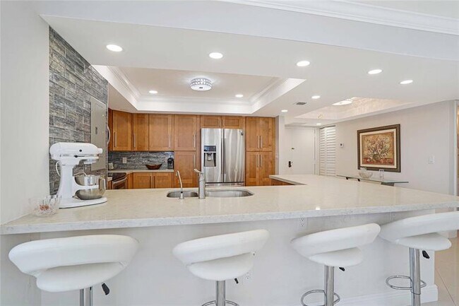 Building Photo - 3400 Galt Ocean Dr