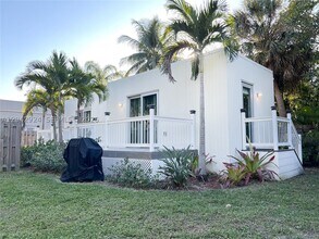 Building Photo - 513 SW 18th St