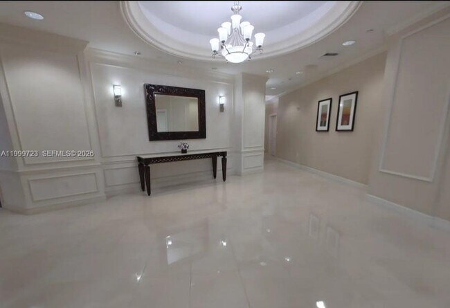 Building Photo - 20000 E Country Club Dr