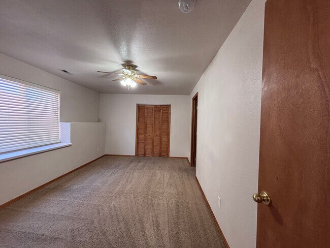 Building Photo - 4 Bed 3.5 Bath Home with Air Conditioning! - MileStone Real Estate Services - Available Now!