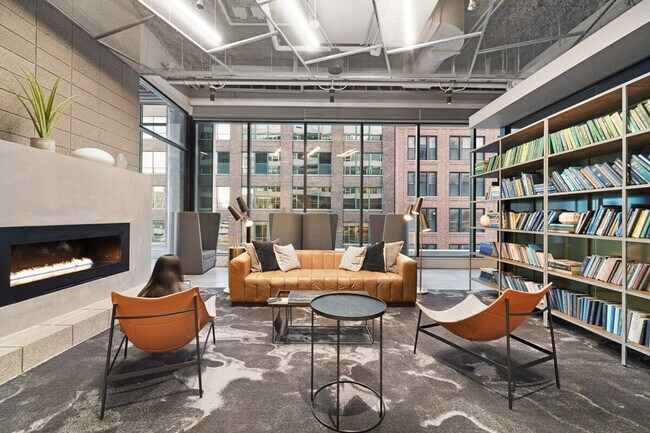 Building Photo - 720 S Wells St
