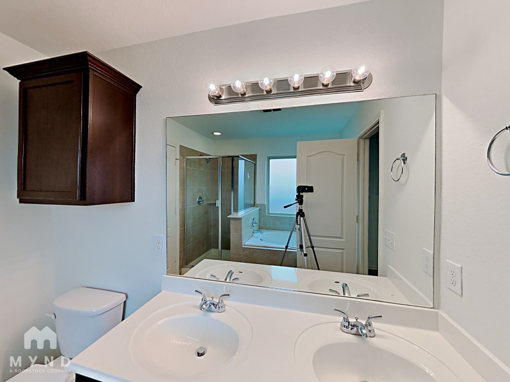 Building Photo - 440 Stonebrook Dr