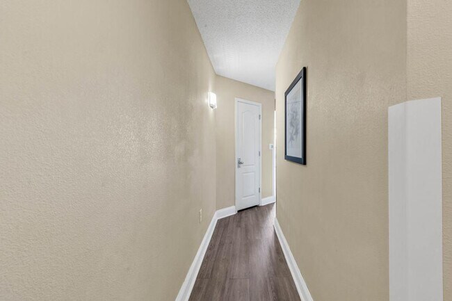 Building Photo - 2506 N Ocean Blvd