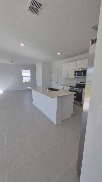 Building Photo - 3642 Hardman Dr