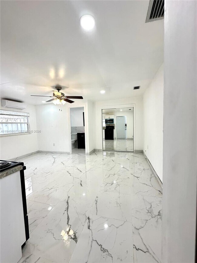 Building Photo - 2710 N 72nd Ave