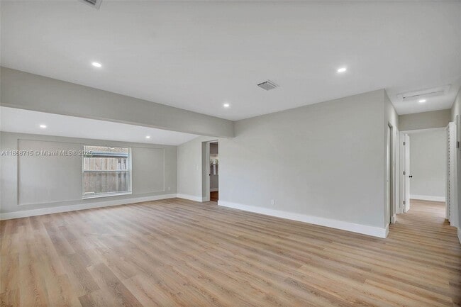 Building Photo - 840 NW 39th St