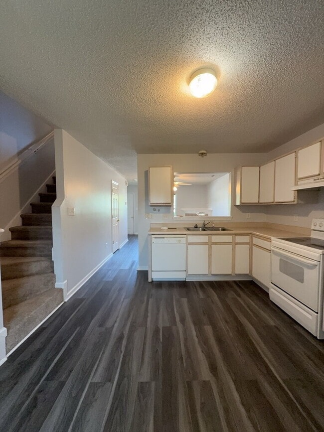 Building Photo - 807 Timberlake Trail