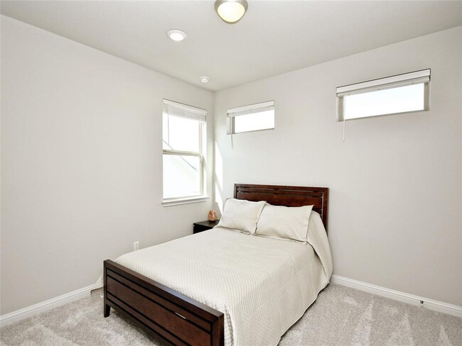 Building Photo - 9109 Spire View