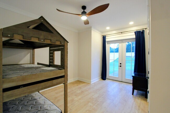 Building Photo - 3116 Pinot Way