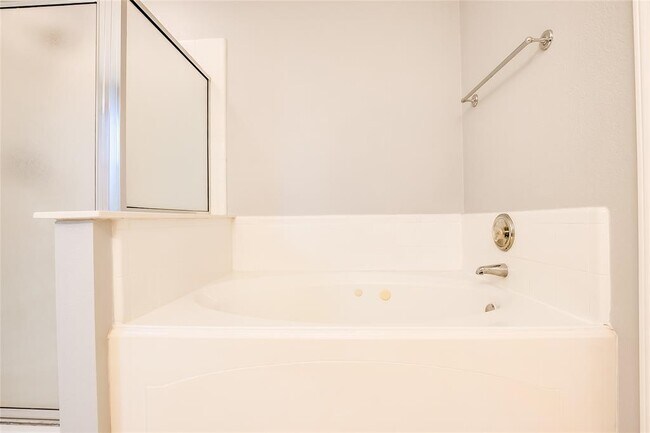 Building Photo - 1204 Mathias St