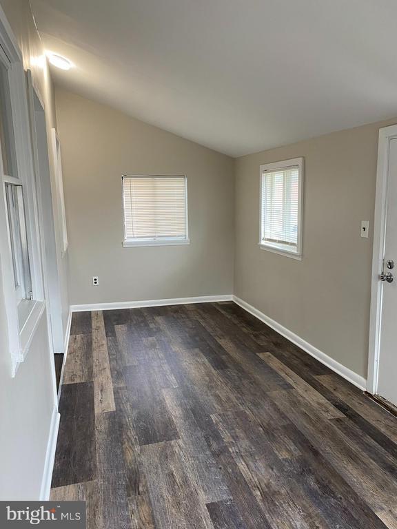 Building Photo - 258 Birch St