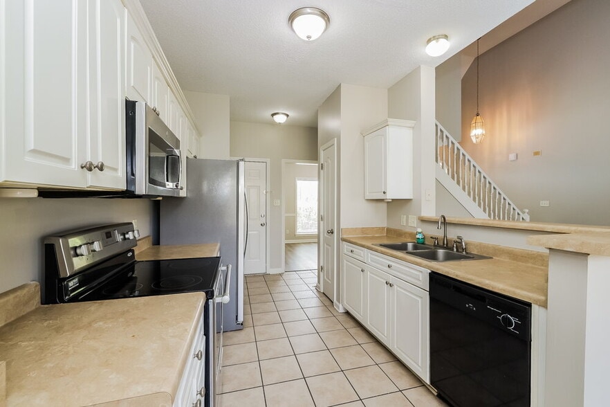 Building Photo - 10076 Sutton Ridge Ln