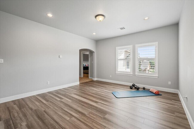 Building Photo - 1800 Harvest Dance Dr
