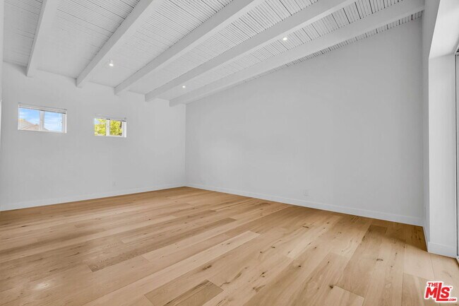 Building Photo - 2216 Ashland Ave