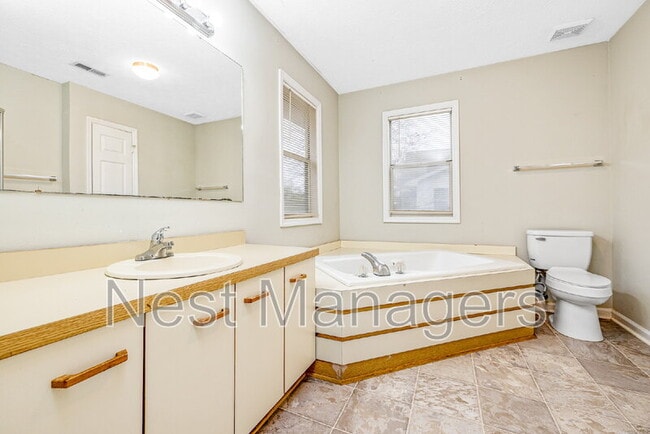 Building Photo - 6813 Willowbrook Dr