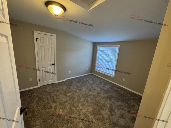 Building Photo - STATUS: *PENDING APPLICATION*  - R100  $2295