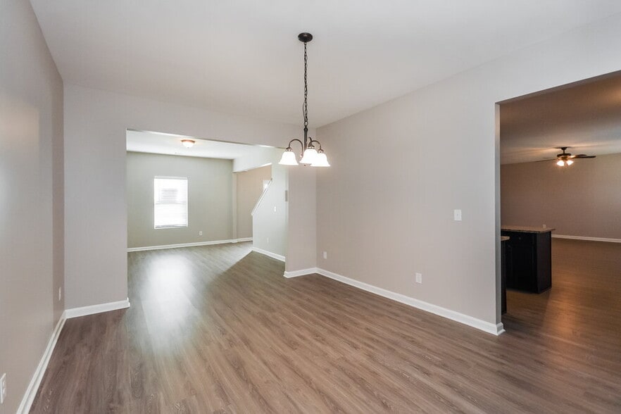 Building Photo - 4047 Clay Ct SE