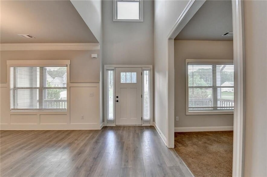 Building Photo - 235 Bella Dr
