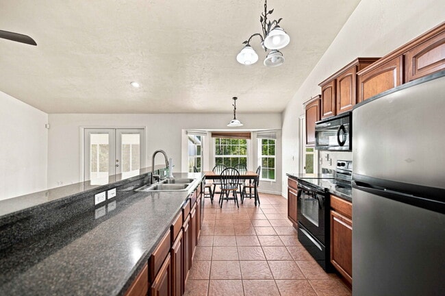 Building Photo - Peaceful 1.25-Acre Rental – Available September 1st!