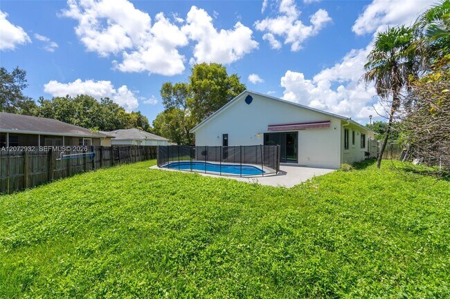 Building Photo - 1038 SW 120th Way