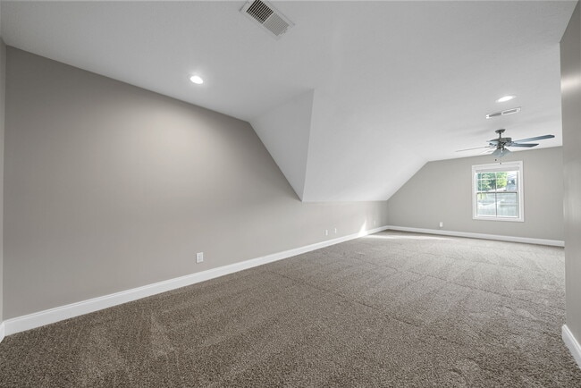 Building Photo - 1725 Rains Rd