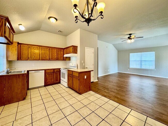 Building Photo - 633 NW 121st St