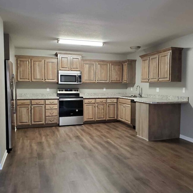 Building Photo - 897 W Gay St