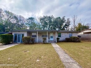 Building Photo - 6868 Medellin Ct