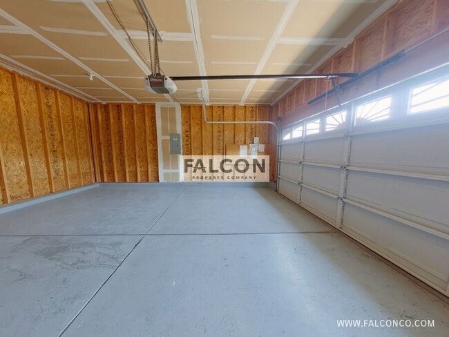 Building Photo - 12061 Merrill Heights