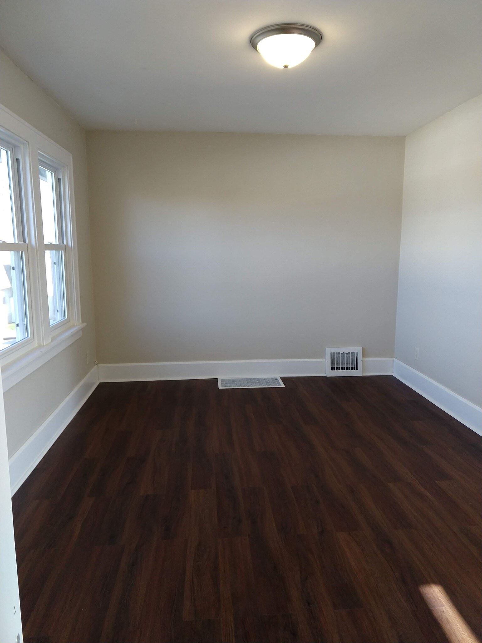 Dining room - 1007 9th Ave