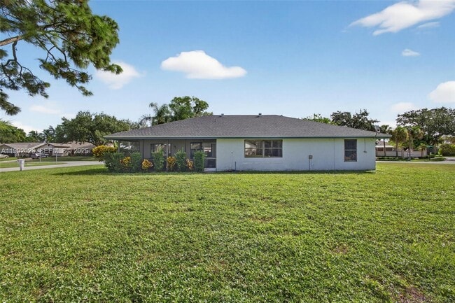 Building Photo - 100 Miramar Ave