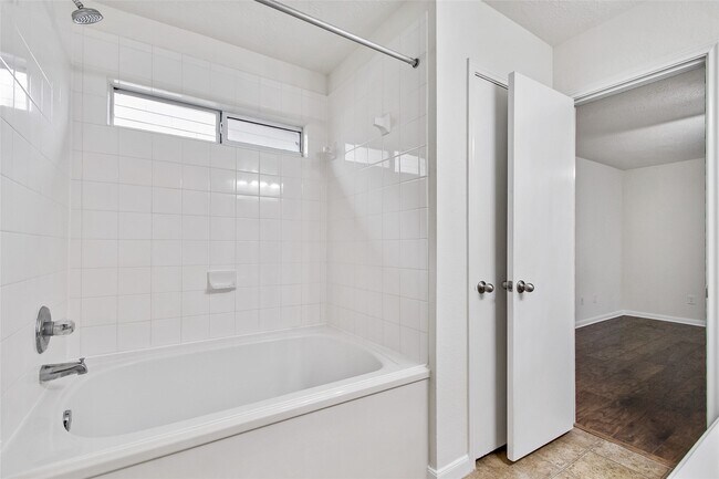 Building Photo - 29214 Legends Valley Dr