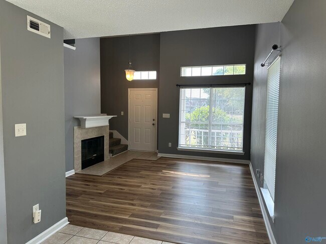 Building Photo - 115 Turnbrook Dr SW