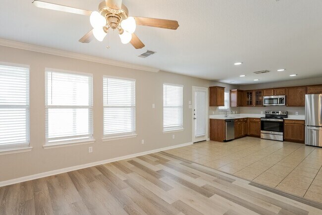 Building Photo - 8410 Tararin Ln